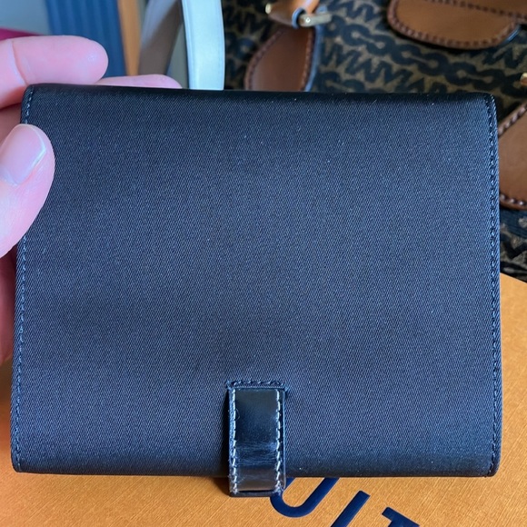 Vintage black wallet! 💋🖤❤️‍🔥 - Picture 3 of 15